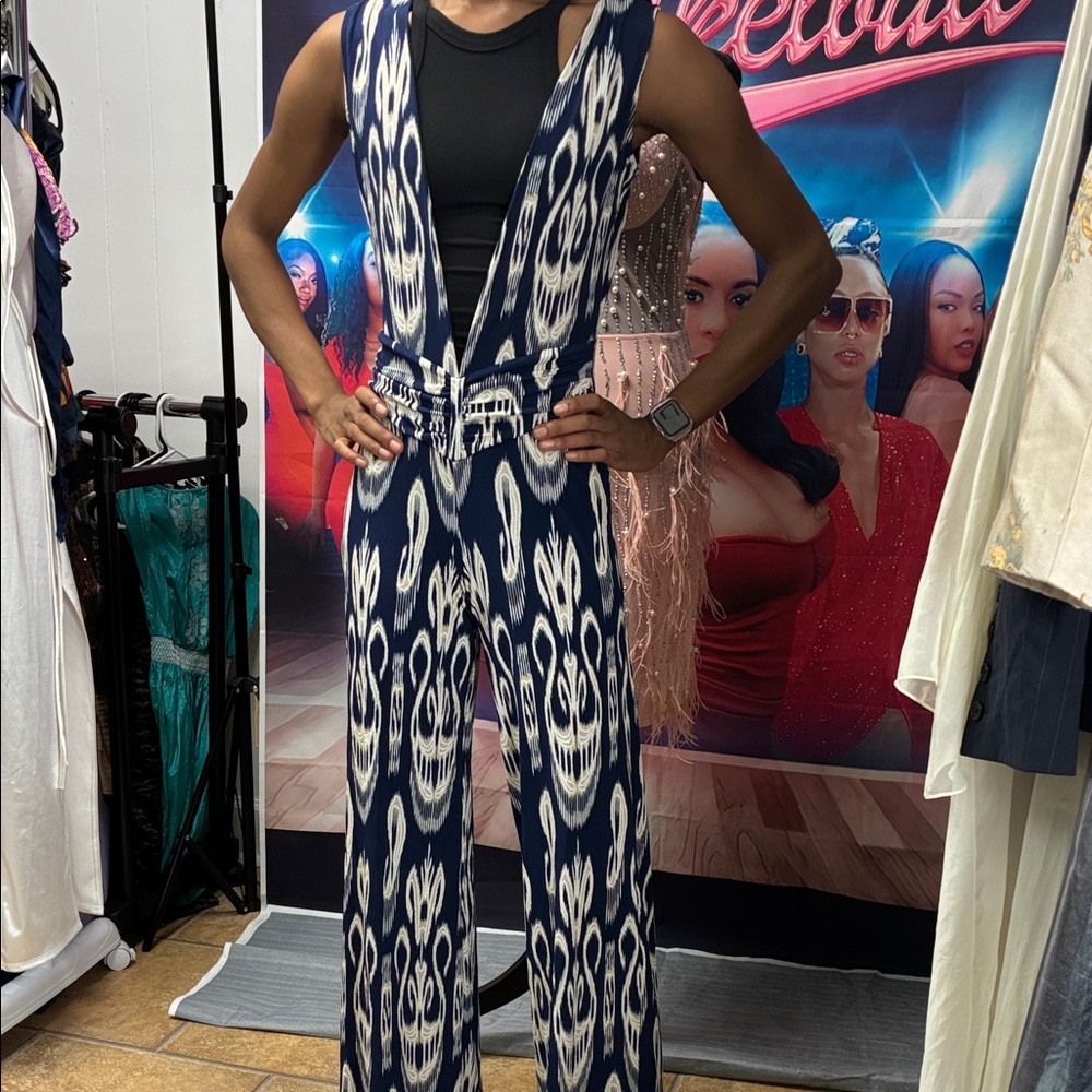 Women’s Navy Blue Patterned Sleeveless Jumpsuit - Picture 2 of 2